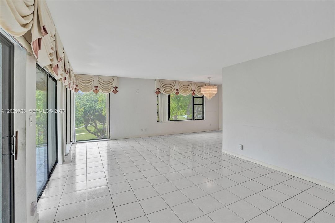 For Sale: $145,000 (3 beds, 2 baths, 1370 Square Feet)