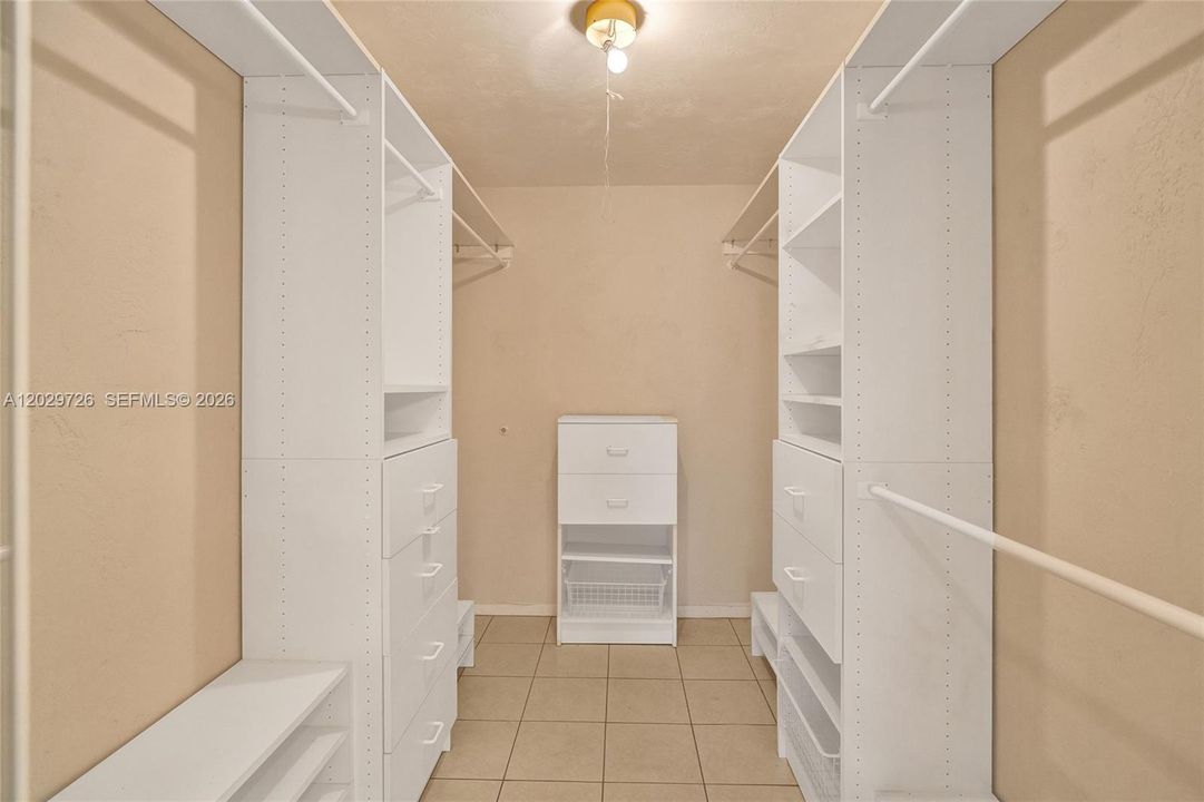 For Sale: $145,000 (3 beds, 2 baths, 1370 Square Feet)