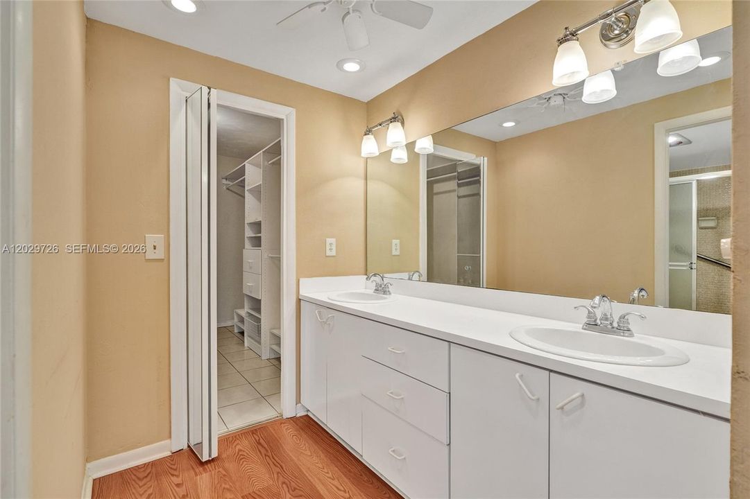 For Sale: $145,000 (3 beds, 2 baths, 1370 Square Feet)