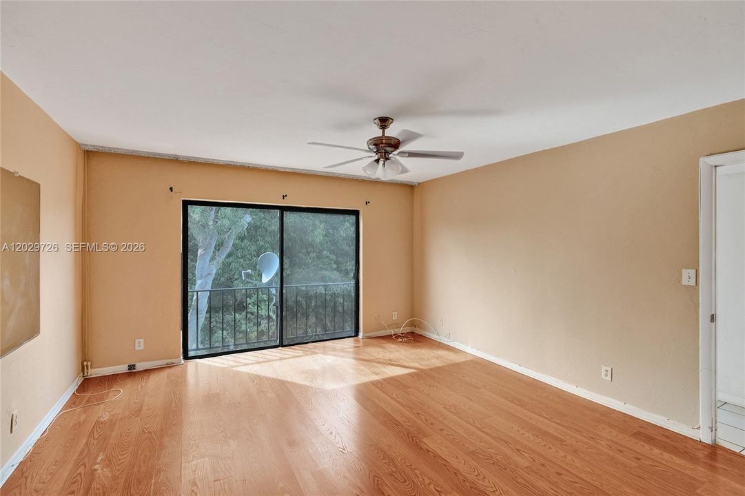 For Sale: $145,000 (3 beds, 2 baths, 1370 Square Feet)