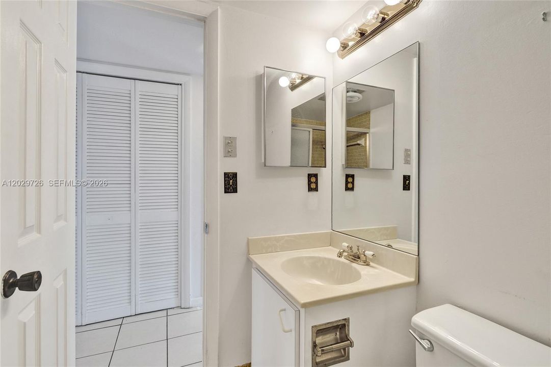 For Sale: $145,000 (3 beds, 2 baths, 1370 Square Feet)