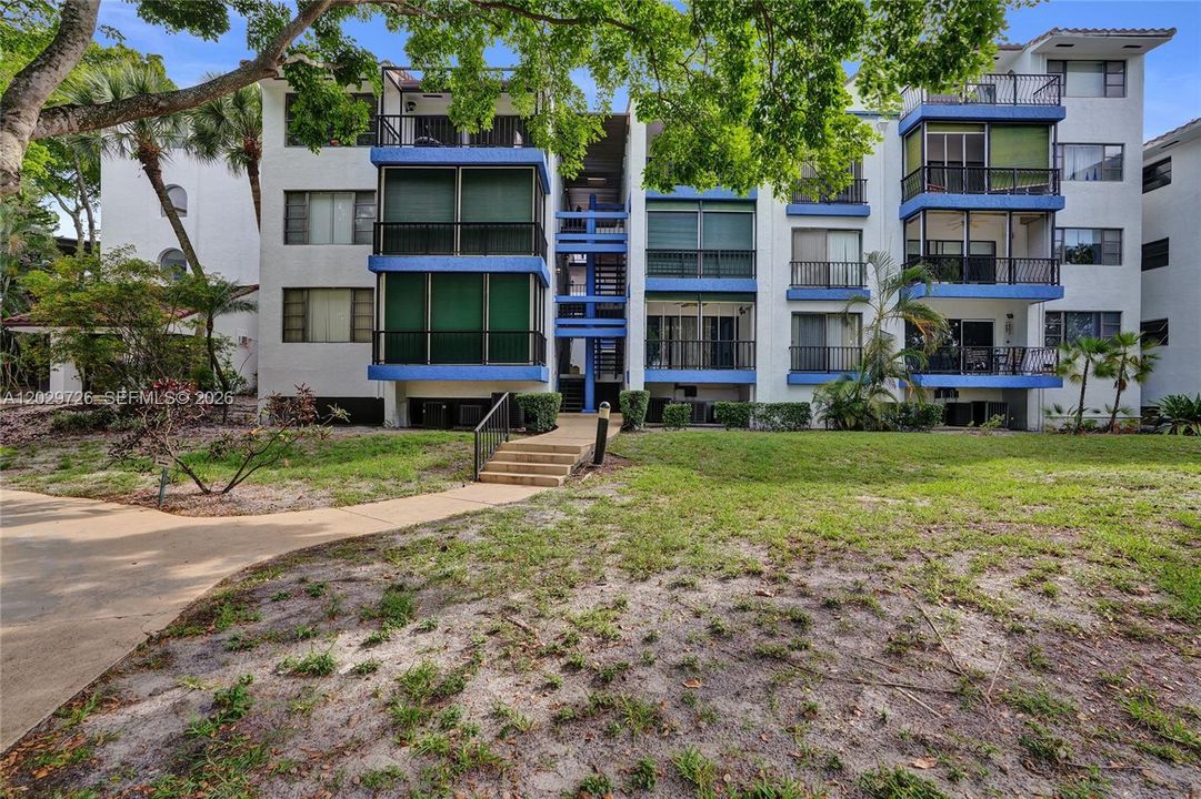 For Sale: $145,000 (3 beds, 2 baths, 1370 Square Feet)