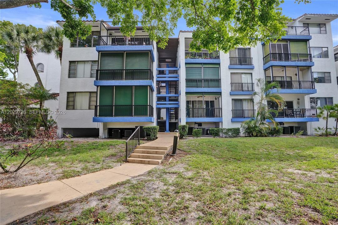For Sale: $145,000 (3 beds, 2 baths, 1370 Square Feet)