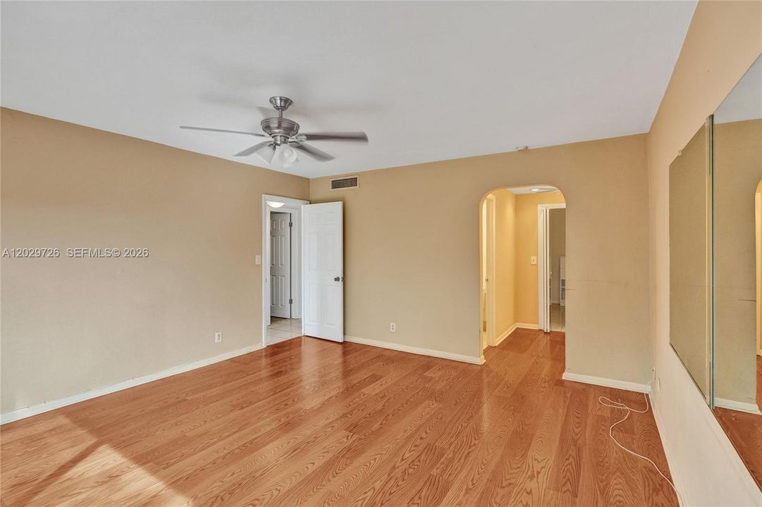 For Sale: $145,000 (3 beds, 2 baths, 1370 Square Feet)