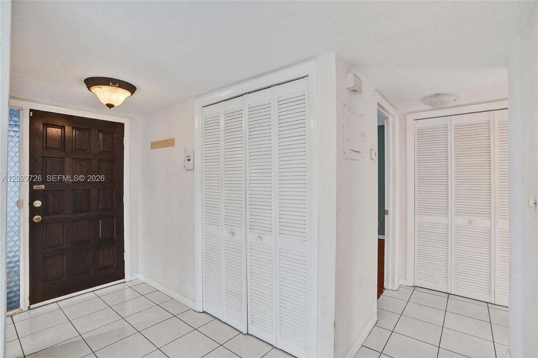For Sale: $145,000 (3 beds, 2 baths, 1370 Square Feet)