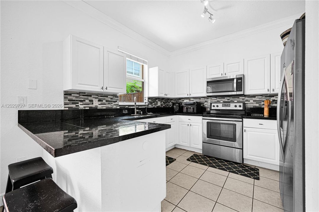 For Sale: $529,900 (3 beds, 2 baths, 1670 Square Feet)