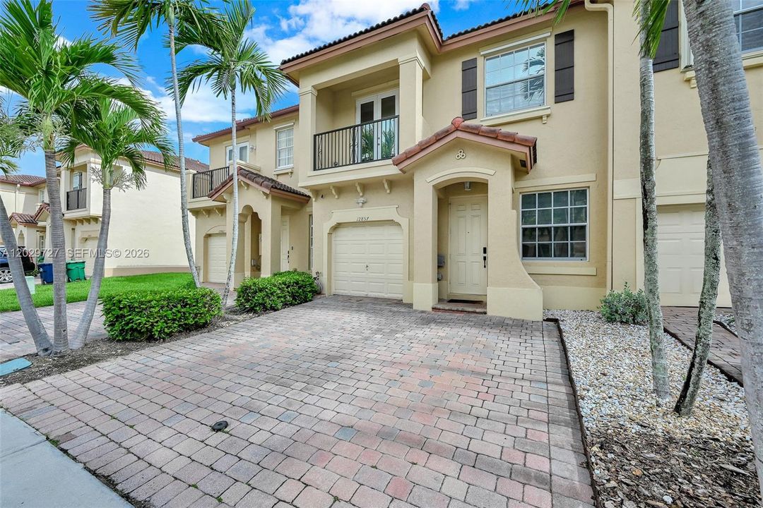 For Sale: $529,900 (3 beds, 2 baths, 1670 Square Feet)