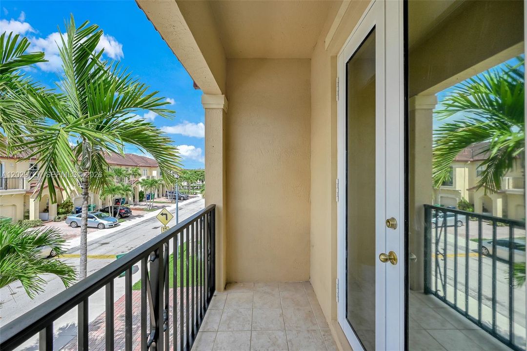 For Sale: $529,900 (3 beds, 2 baths, 1670 Square Feet)