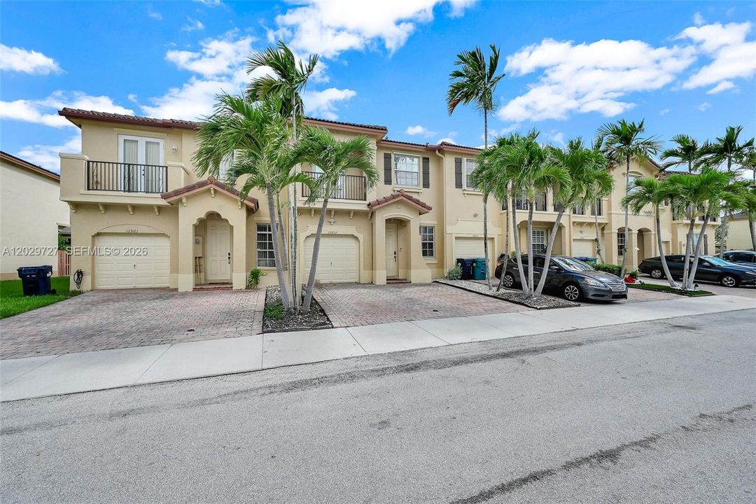 For Sale: $529,900 (3 beds, 2 baths, 1670 Square Feet)
