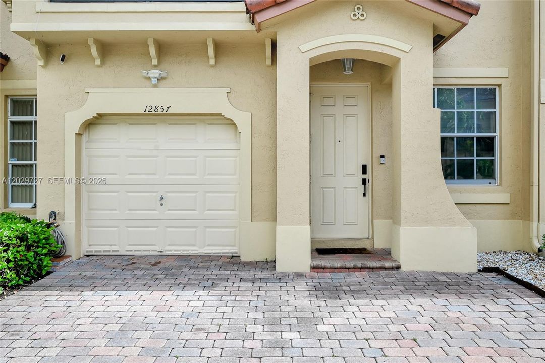 For Sale: $529,900 (3 beds, 2 baths, 1670 Square Feet)