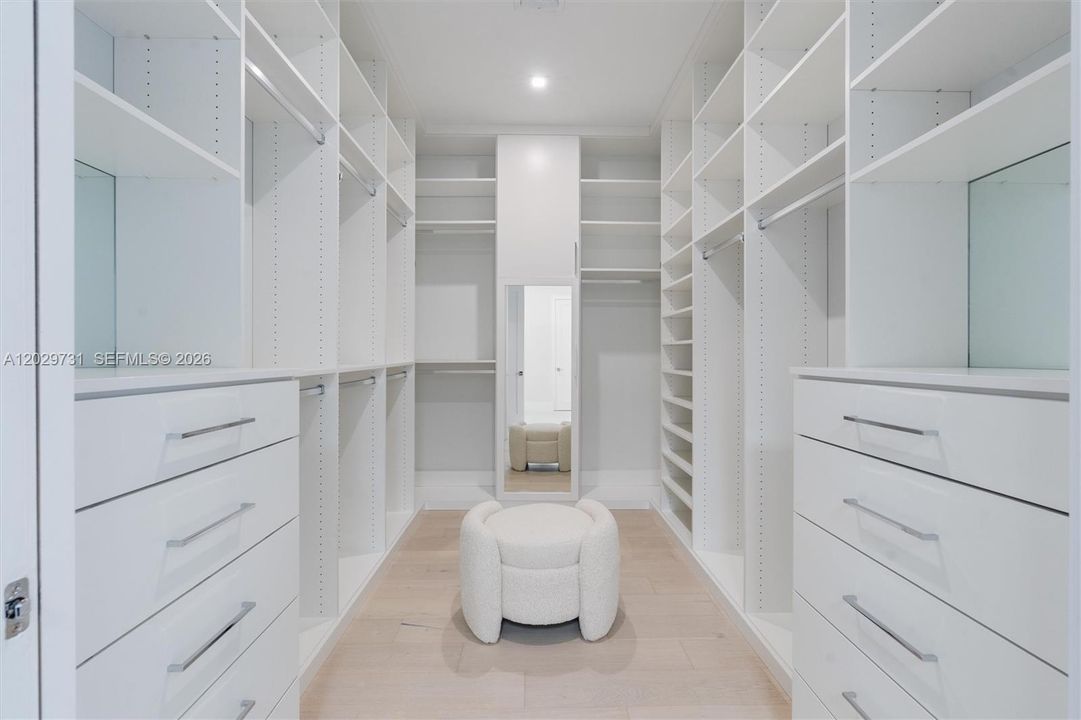 Active With Contract: $2,950,000 (3 beds, 3 baths, 2958 Square Feet)