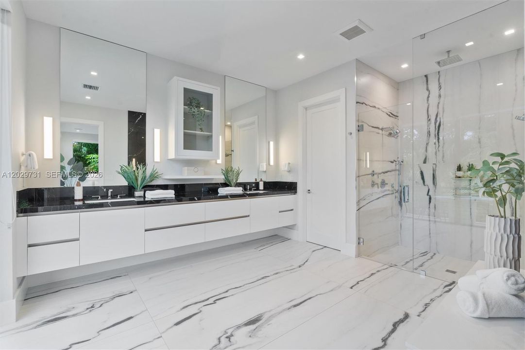 Active With Contract: $2,950,000 (3 beds, 3 baths, 2958 Square Feet)