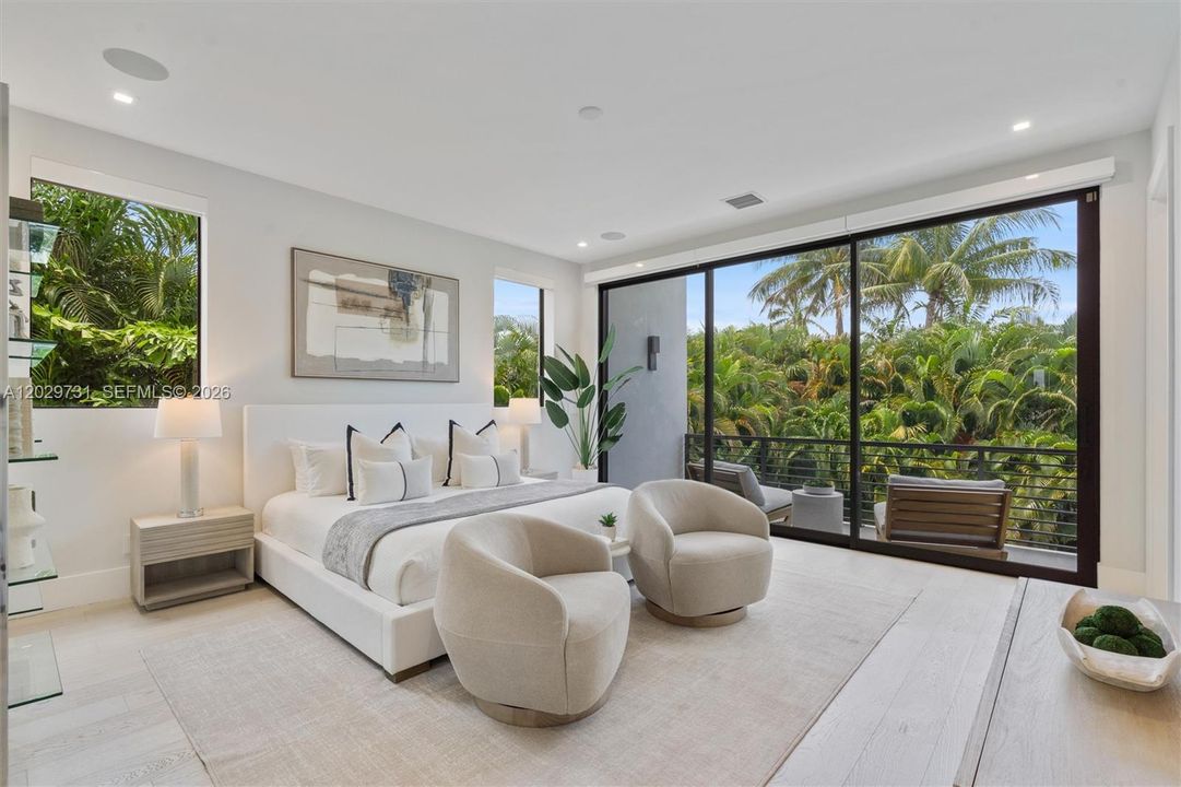 Active With Contract: $2,950,000 (3 beds, 3 baths, 2958 Square Feet)