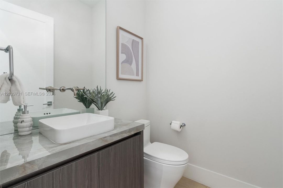 Active With Contract: $2,950,000 (3 beds, 3 baths, 2958 Square Feet)