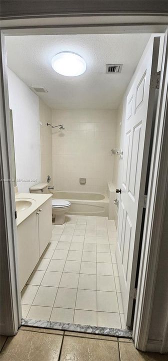 For Rent: $3,150 (3 beds, 2 baths, 1212 Square Feet)