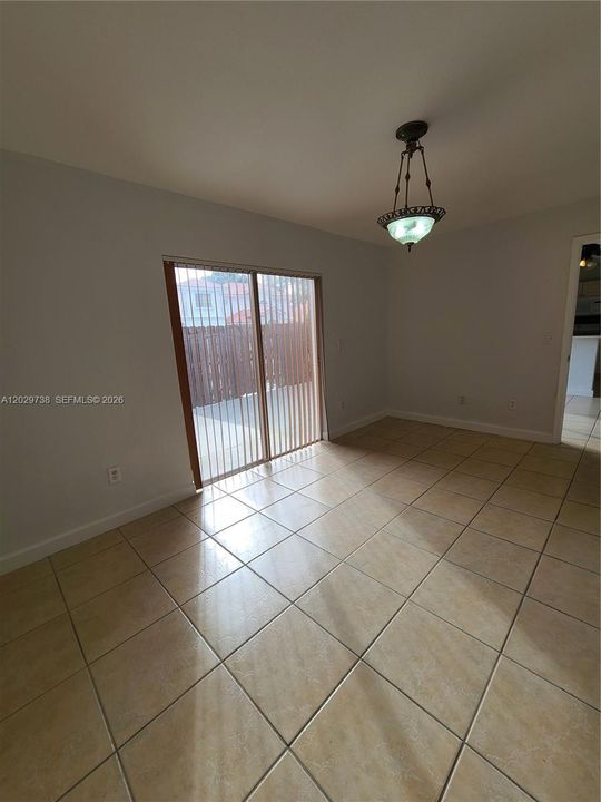 For Rent: $3,150 (3 beds, 2 baths, 1212 Square Feet)