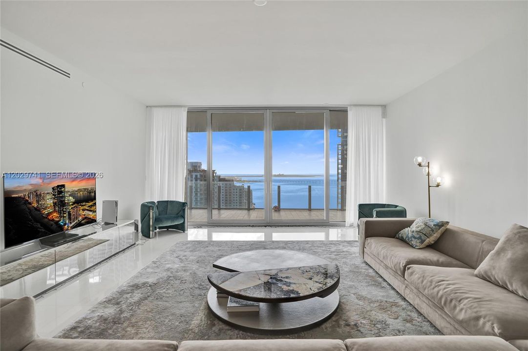 For Sale: $4,475,000 (5 beds, 5 baths, 3214 Square Feet)