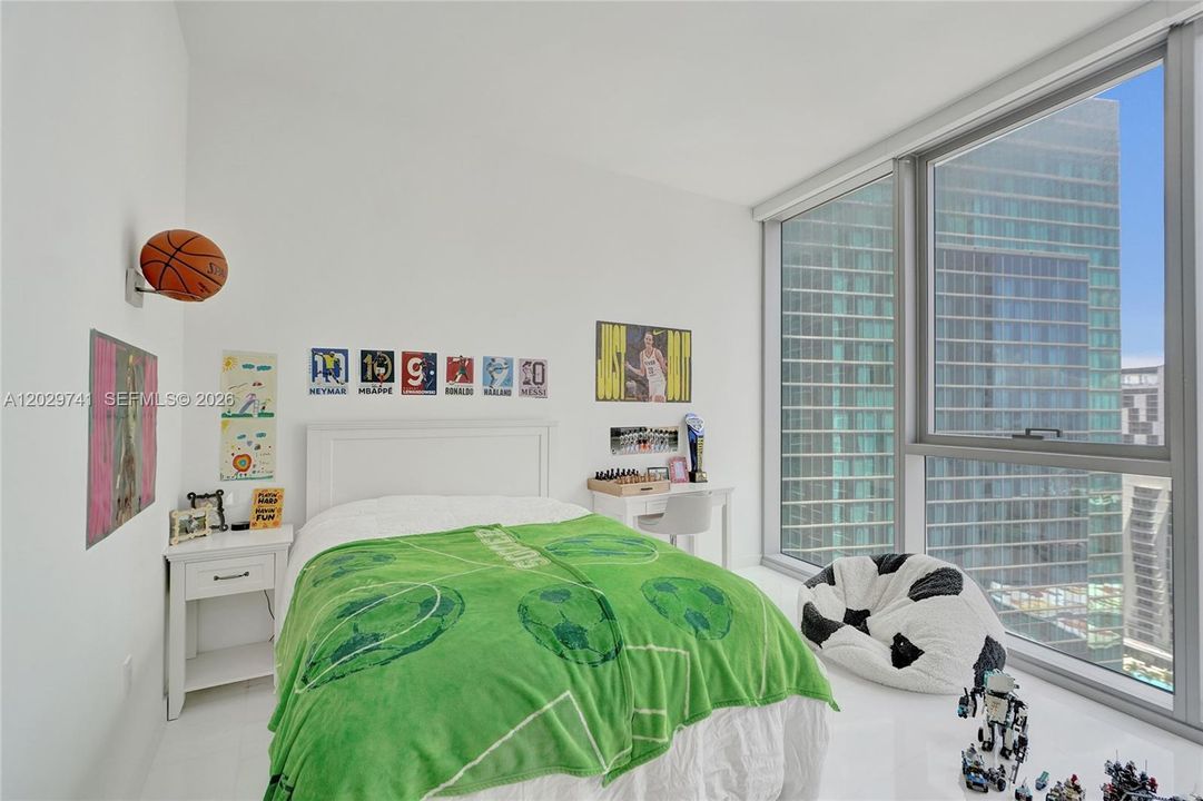 For Sale: $4,475,000 (5 beds, 5 baths, 3214 Square Feet)