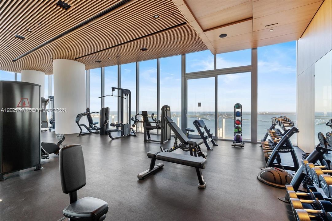 For Sale: $4,475,000 (5 beds, 5 baths, 3214 Square Feet)