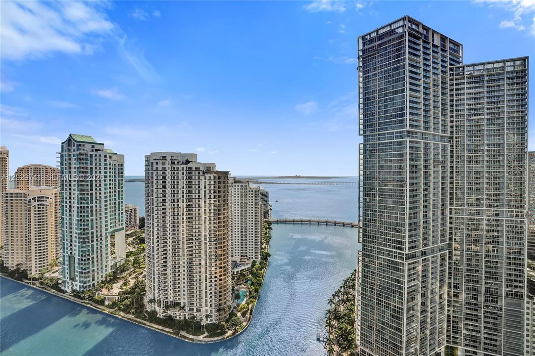 For Sale: $4,475,000 (5 beds, 5 baths, 3214 Square Feet)