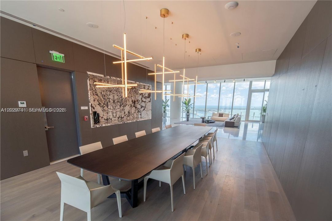 For Sale: $4,475,000 (5 beds, 5 baths, 3214 Square Feet)