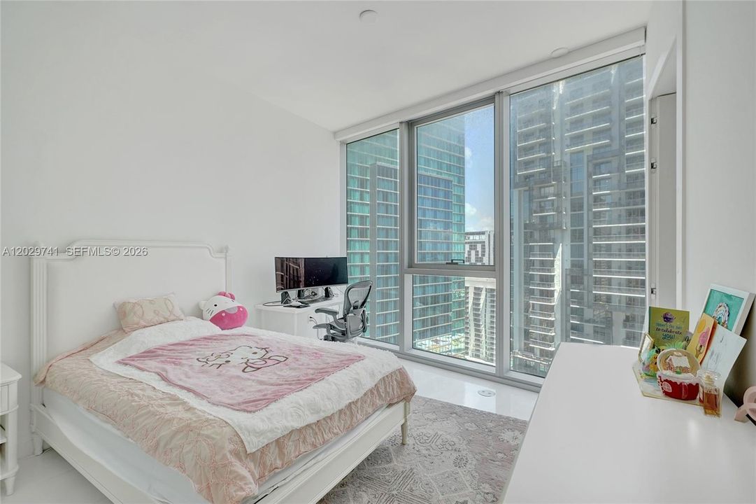 For Sale: $4,475,000 (5 beds, 5 baths, 3214 Square Feet)