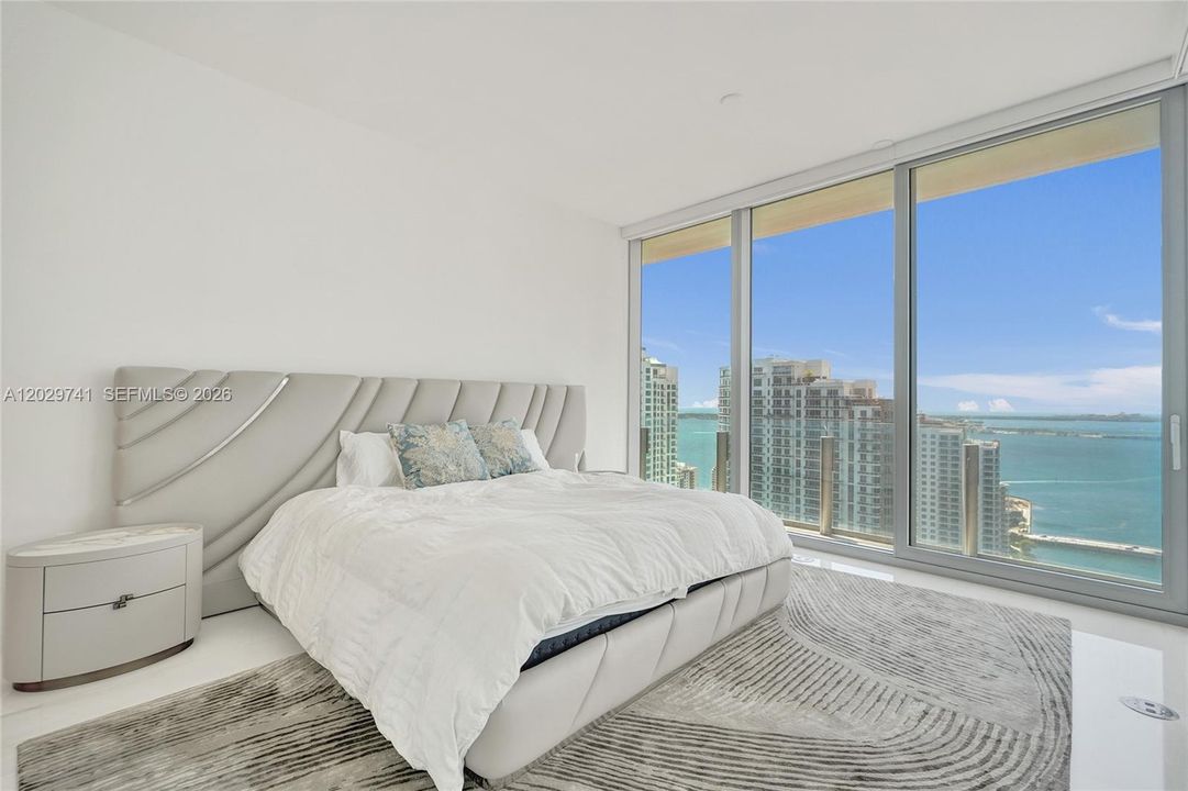 For Sale: $4,475,000 (5 beds, 5 baths, 3214 Square Feet)