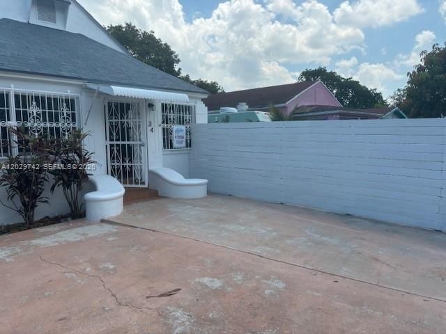 En Venta: $649,000 (4 camas, 2 baños, 1120 Pies cuadrados)