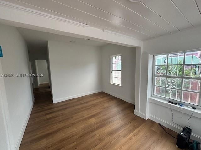 En Venta: $649,000 (4 camas, 2 baños, 1120 Pies cuadrados)