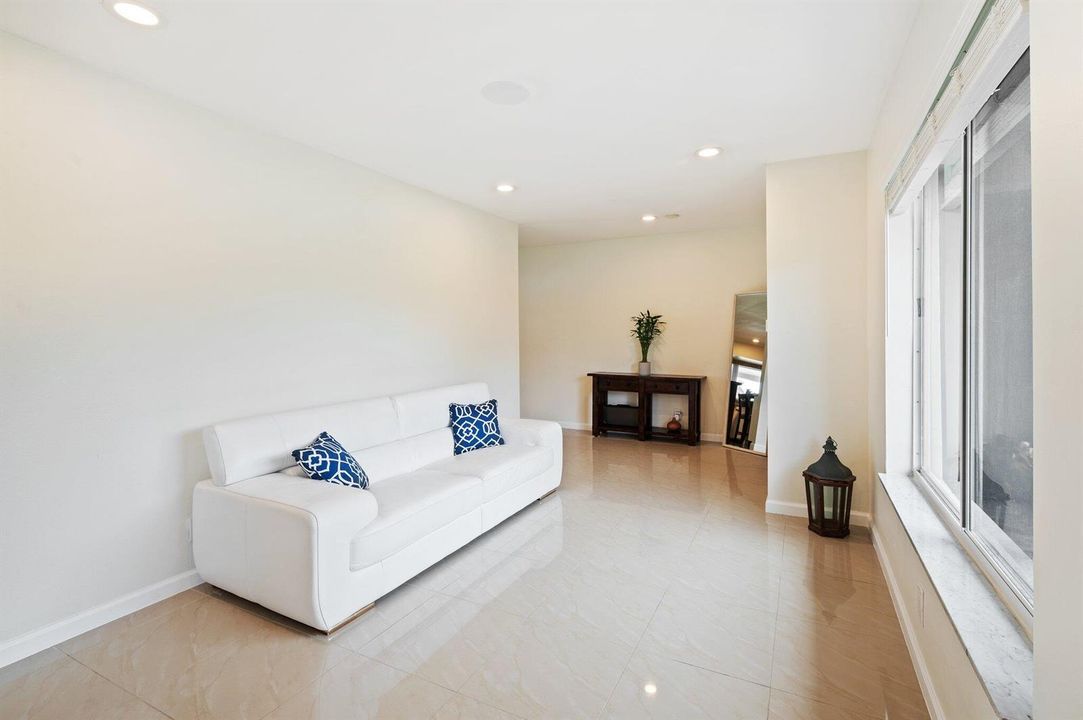12-web-or-mls-6101-sw-9th-st