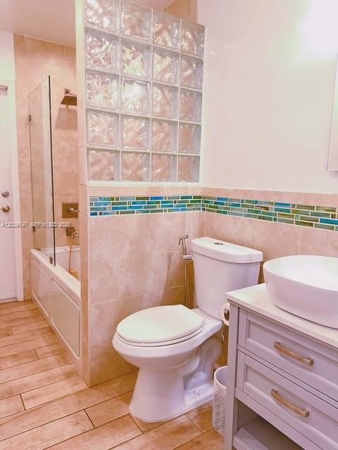 Activo con contrato: $4,500 (3 camas, 2 baños, 1331 Pies cuadrados)