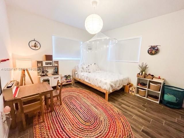 Activo con contrato: $4,500 (3 camas, 2 baños, 1331 Pies cuadrados)