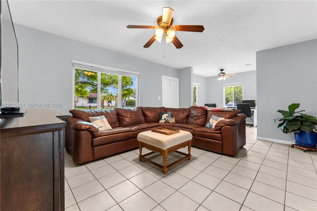 For Sale: $649,000 (3 beds, 1 baths, 1296 Square Feet)