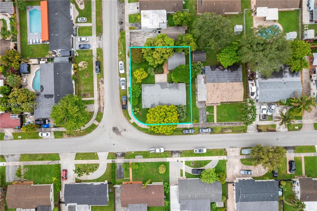 For Sale: $649,000 (3 beds, 1 baths, 1296 Square Feet)