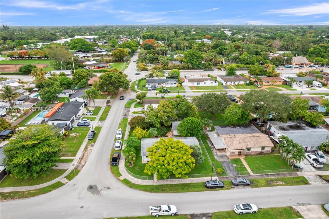 For Sale: $649,000 (3 beds, 1 baths, 1296 Square Feet)
