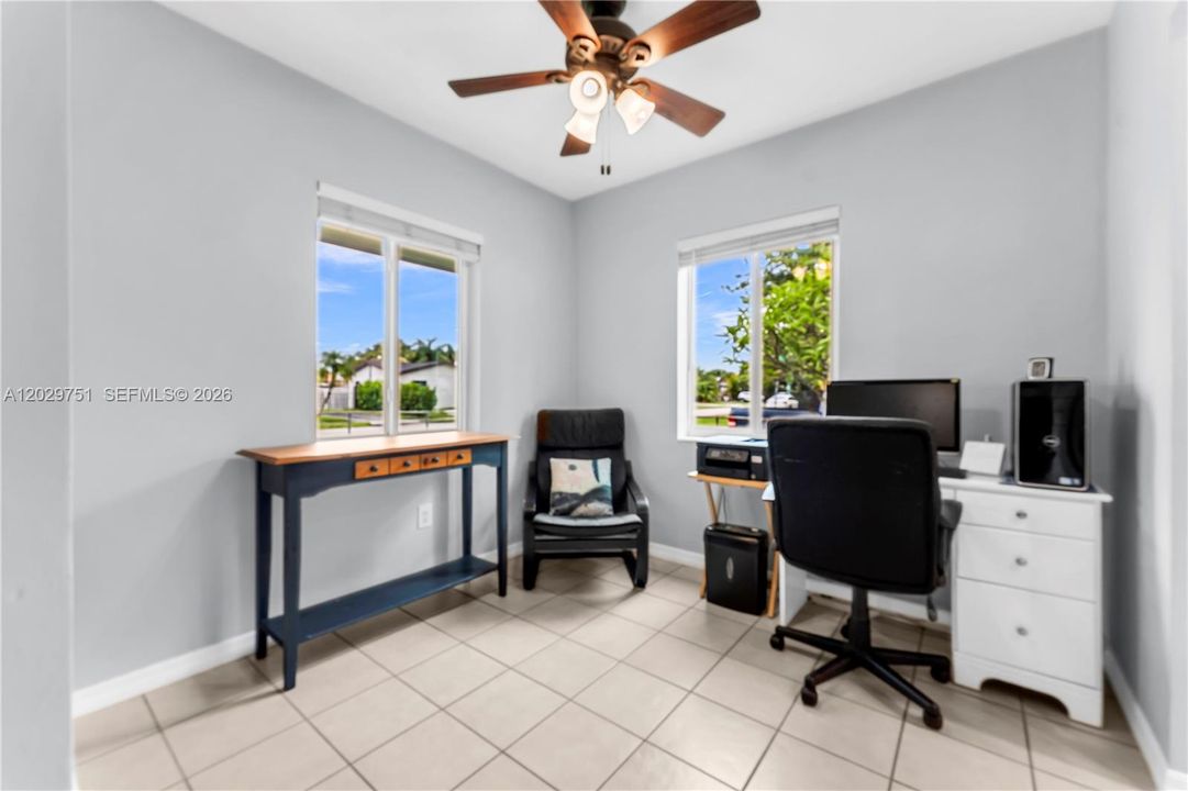 For Sale: $649,000 (3 beds, 1 baths, 1296 Square Feet)