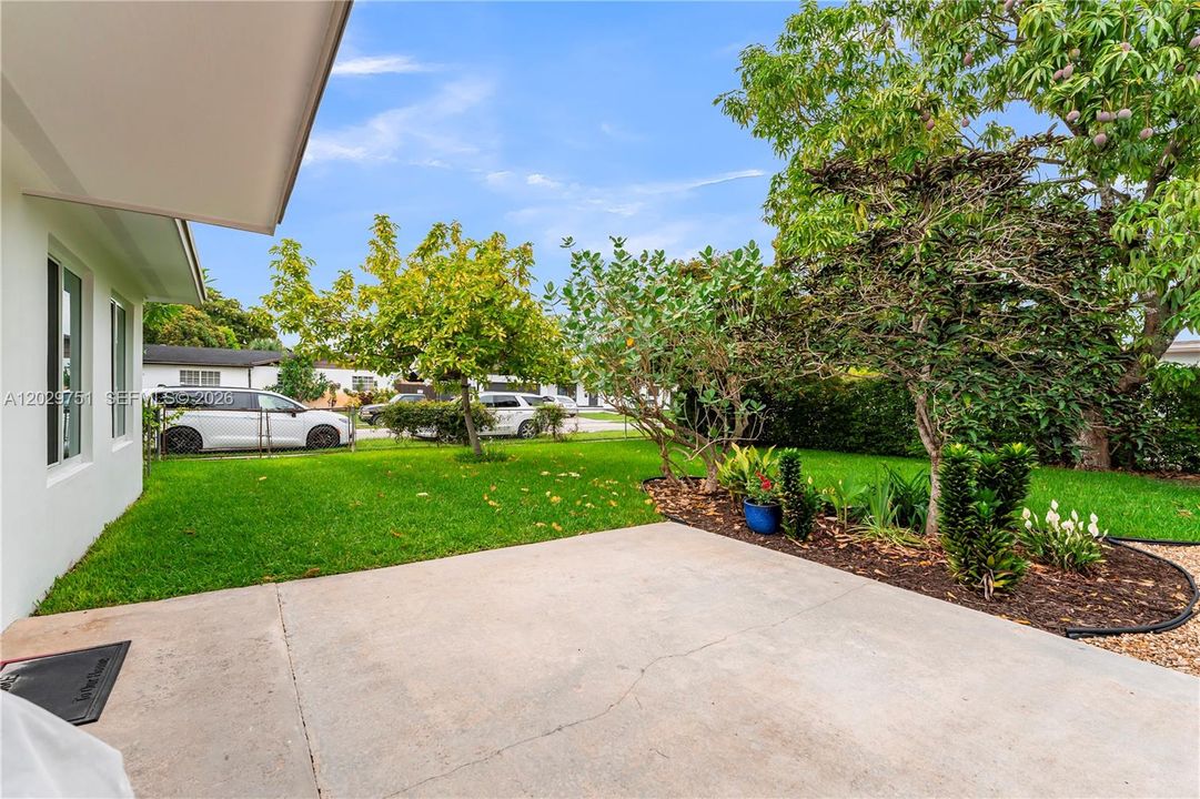 For Sale: $649,000 (3 beds, 1 baths, 1296 Square Feet)