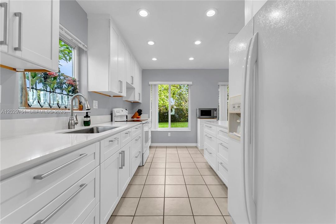 For Sale: $649,000 (3 beds, 1 baths, 1296 Square Feet)