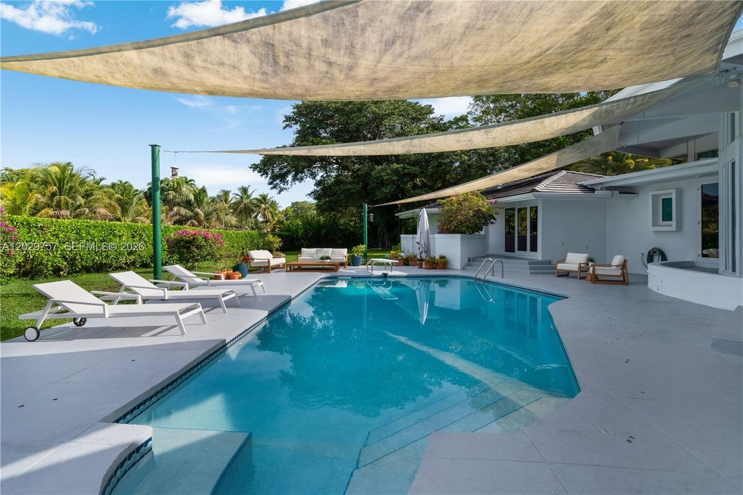 For Sale: $3,150,000 (5 beds, 5 baths, 4731 Square Feet)