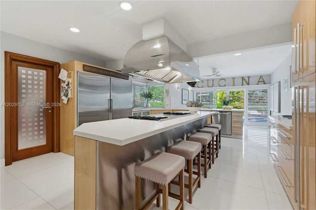 For Sale: $3,150,000 (5 beds, 5 baths, 4731 Square Feet)