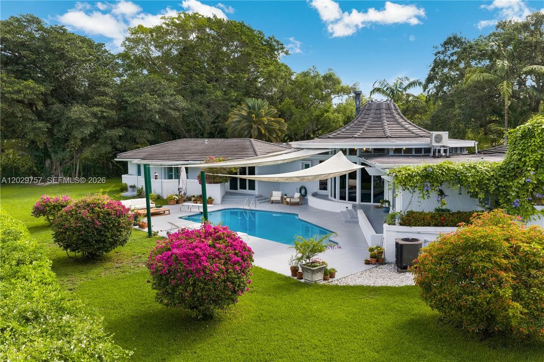 For Sale: $3,150,000 (5 beds, 5 baths, 4731 Square Feet)