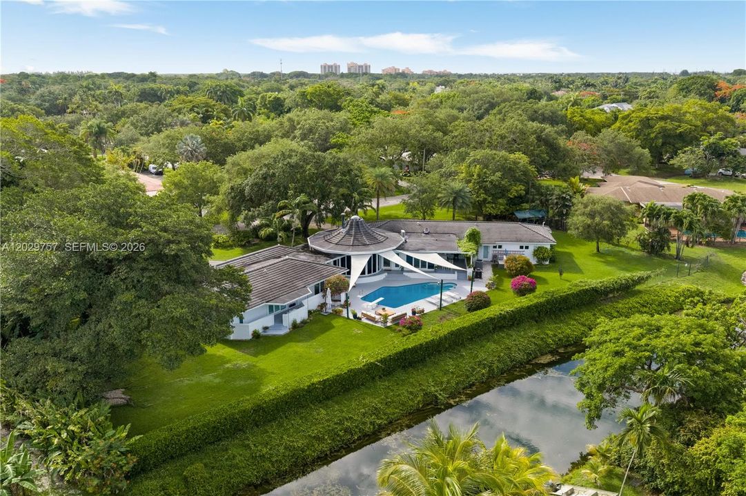 For Sale: $3,150,000 (5 beds, 5 baths, 4731 Square Feet)
