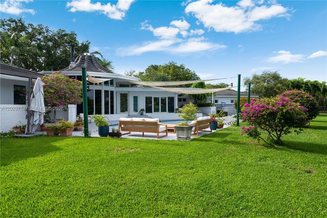 For Sale: $3,150,000 (5 beds, 5 baths, 4731 Square Feet)