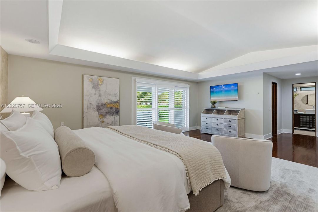 For Sale: $3,150,000 (5 beds, 5 baths, 4731 Square Feet)