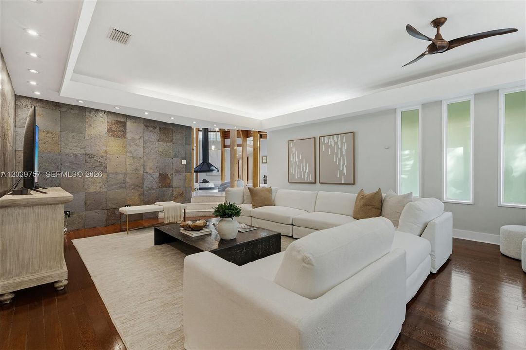 For Sale: $3,150,000 (5 beds, 5 baths, 4731 Square Feet)