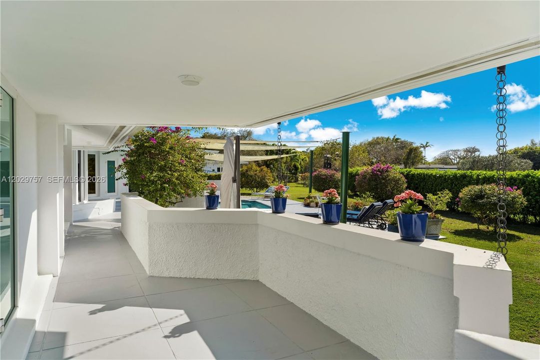 For Sale: $3,150,000 (5 beds, 5 baths, 4731 Square Feet)