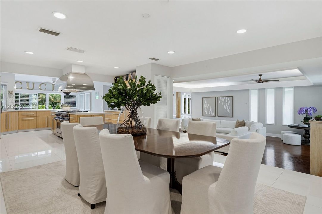 For Sale: $3,150,000 (5 beds, 5 baths, 4731 Square Feet)