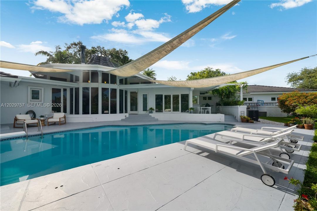 For Sale: $3,150,000 (5 beds, 5 baths, 4731 Square Feet)