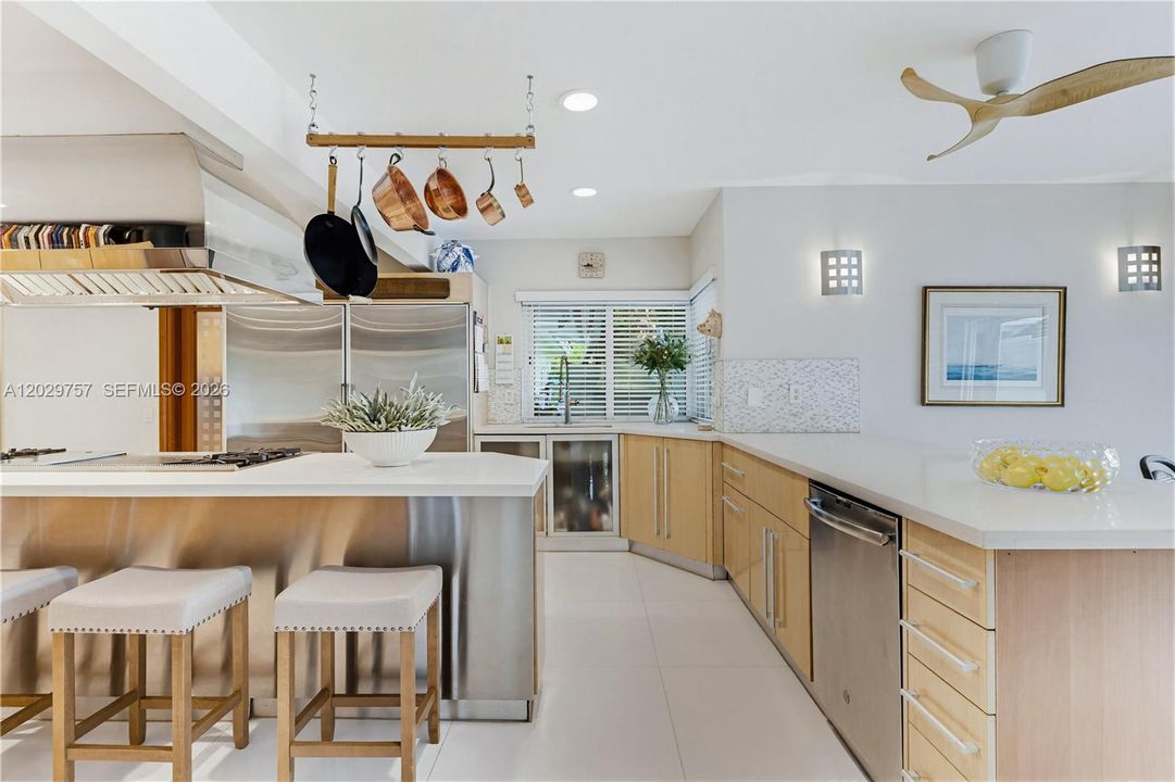 For Sale: $3,150,000 (5 beds, 5 baths, 4731 Square Feet)