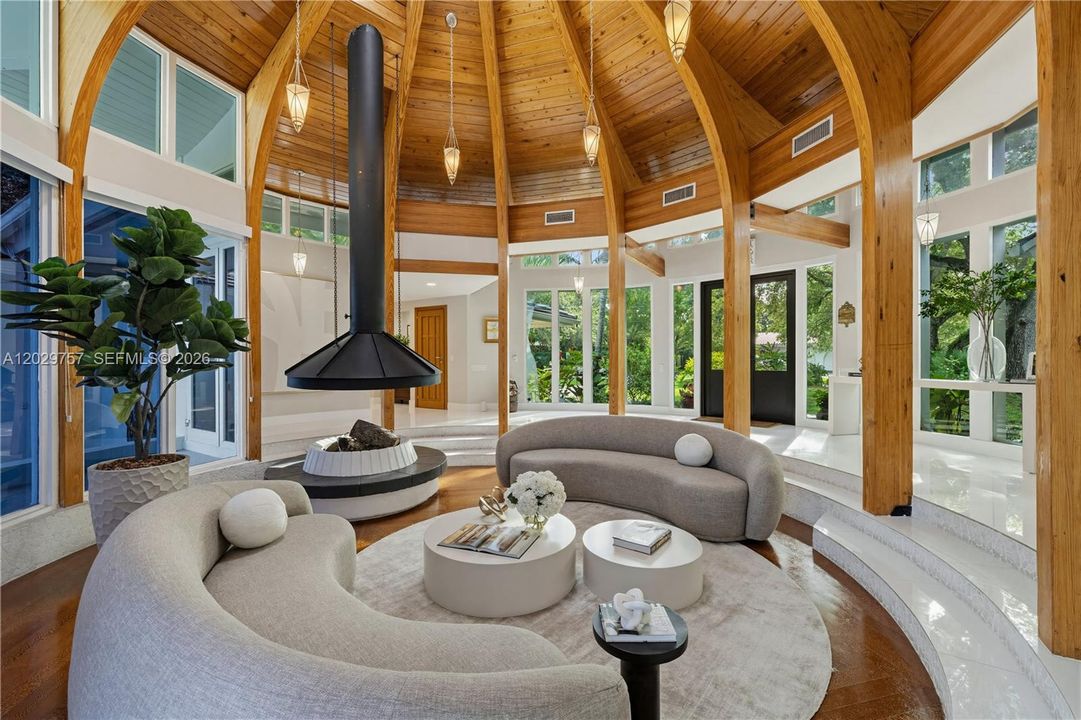 For Sale: $3,150,000 (5 beds, 5 baths, 4731 Square Feet)